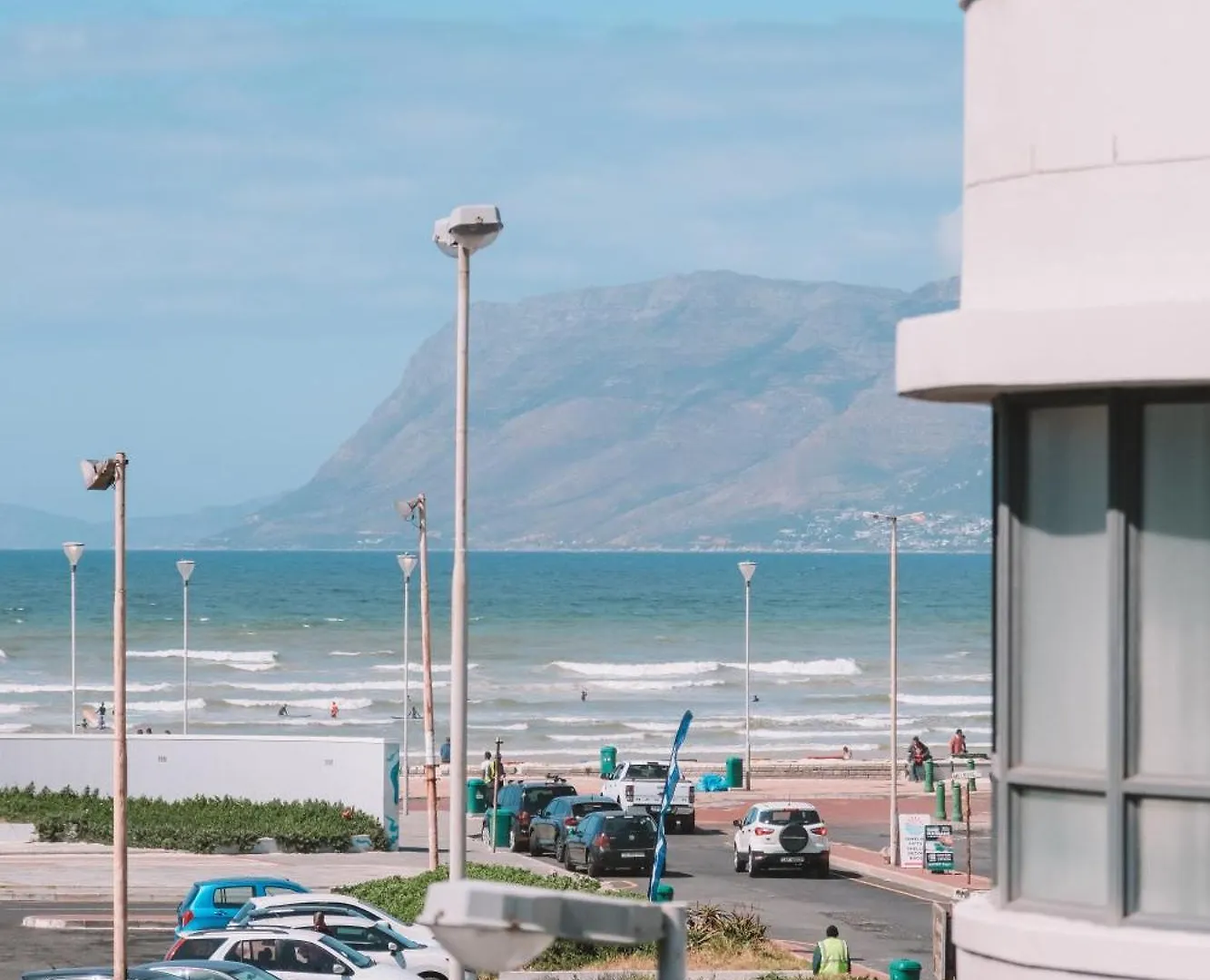 Sonder Surf - Modern Apartment With Ocean View Cape Town