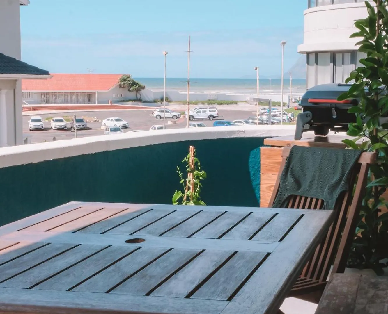 Sonder Surf - Modern Apartment With Ocean View Cape Town